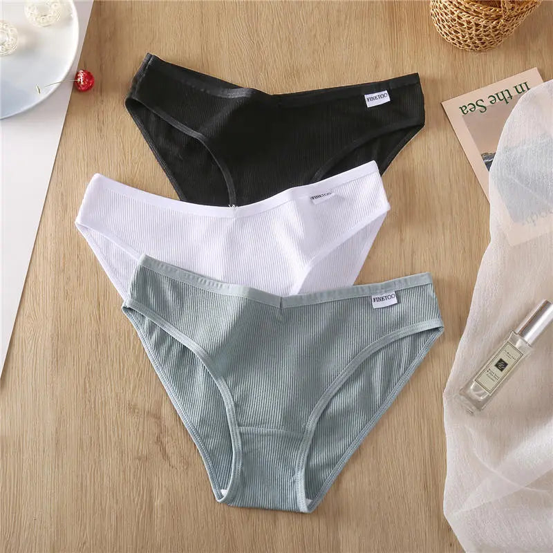 Our finetoo 3PCS/Set Cotton Panties Female Underpant Sexy Panties Women Briefs Soft Underwear Plus Size Solid Color Panties Lingerie