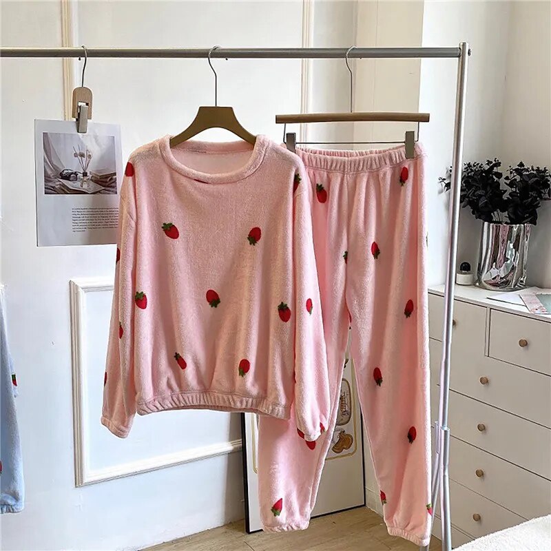 Puiman Women Pajamas Sets Autumn Winter Warm Flannel Strawberry Coral Long Sleeve Girls Sleepwear Casual Fleece Pajamas Home wear